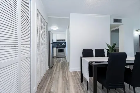 8889 Fontainebleau Boulevard Miami FL 33172