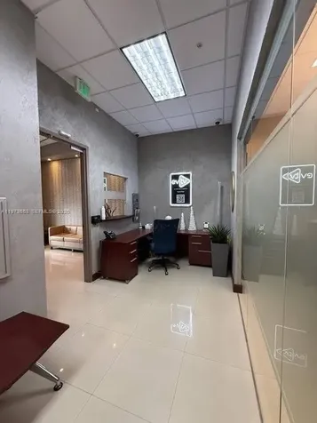 7620 NW 25th Street Miami FL 33122