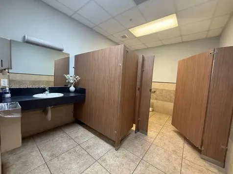 7620 NW 25th Street Miami FL 33122