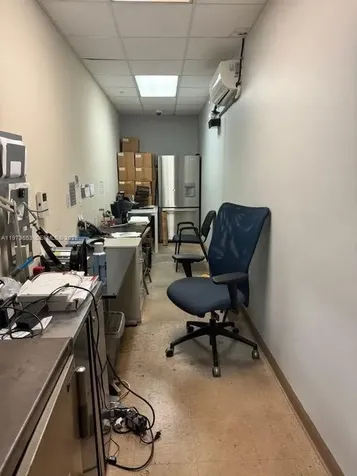 7620 NW 25th Street Miami FL 33122
