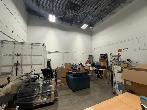 7620 NW 25th Street Miami FL 33122