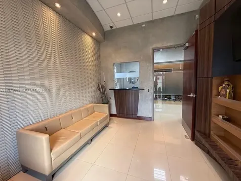 7620 NW 25th Street Miami FL 33122