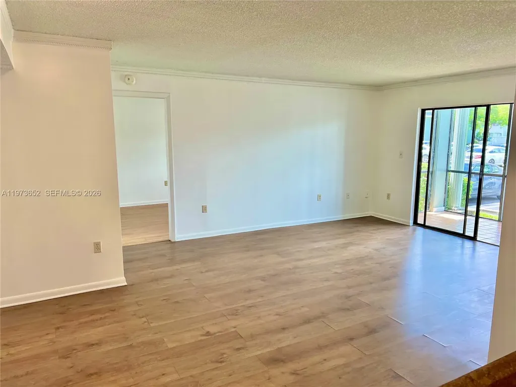 20761 NE 4th Place Miami FL 33179