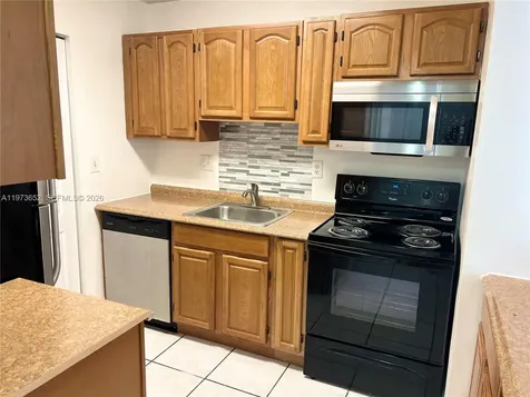 20761 NE 4th Place Miami FL 33179