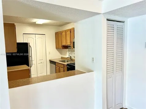 20761 NE 4th Place Miami FL 33179