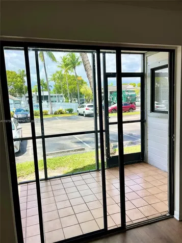 20761 NE 4th Place Miami FL 33179