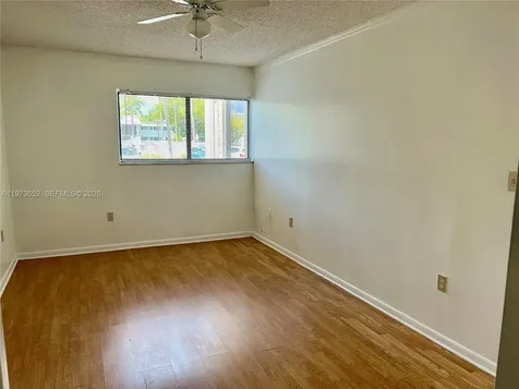 20761 NE 4th Place Miami FL 33179