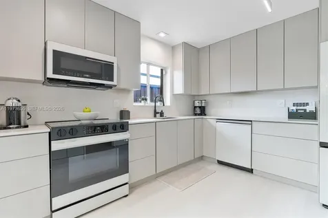 20345 NE 10th Court Miami FL 33179