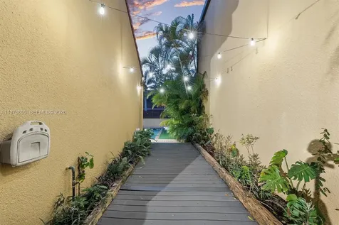 20345 NE 10th Court Miami FL 33179