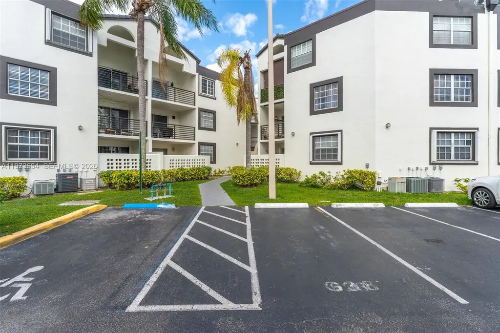 9735 Fontainebleau Boulevard Miami FL 33172