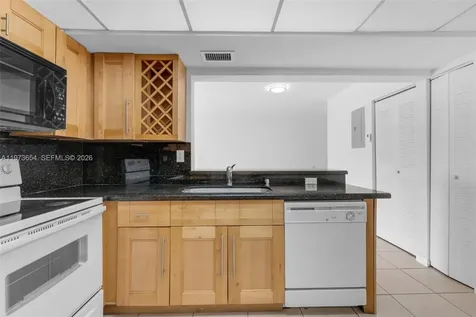 9735 Fontainebleau Boulevard Miami FL 33172