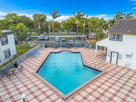 9735 Fontainebleau Boulevard Miami FL 33172