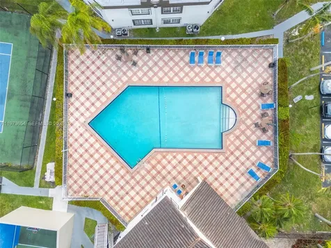 9735 Fontainebleau Boulevard Miami FL 33172