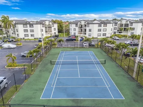 9735 Fontainebleau Boulevard Miami FL 33172