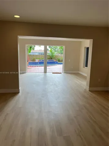 550 NE 174th Street North Miami Beach FL 33162