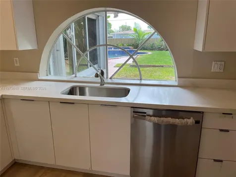 550 NE 174th Street North Miami Beach FL 33162