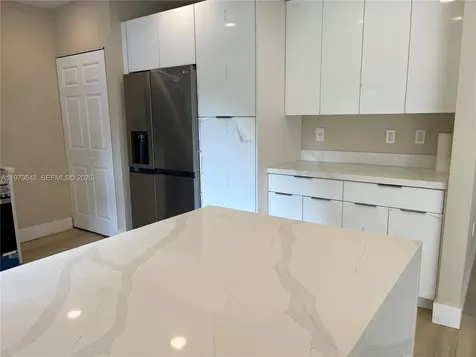 550 NE 174th Street North Miami Beach FL 33162