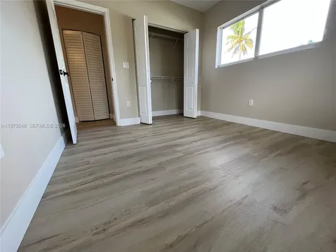 550 NE 174th Street North Miami Beach FL 33162