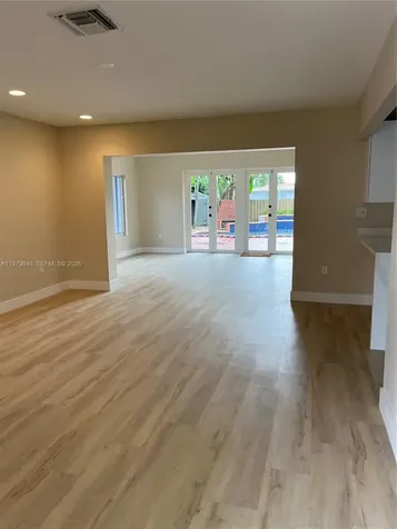 550 NE 174th Street North Miami Beach FL 33162