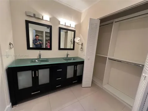 3731 N Country Club Drive Aventura FL 33180
