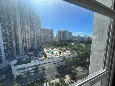 3731 N Country Club Drive Aventura FL 33180
