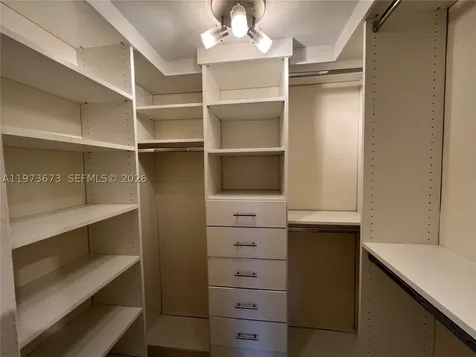 3731 N Country Club Drive Aventura FL 33180