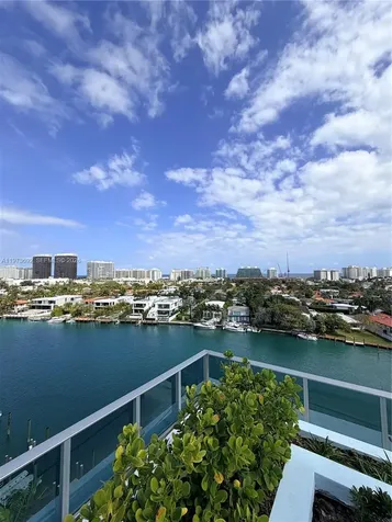 9221 E Bay Harbor Drive Bay Harbor Islands FL 33154