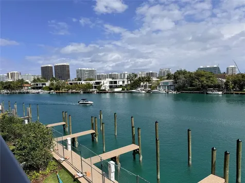 9221 E Bay Harbor Drive Bay Harbor Islands FL 33154
