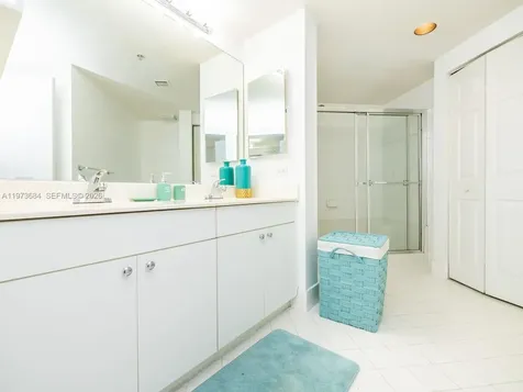 17145 N Bay Road Sunny Isles Beach FL 33160