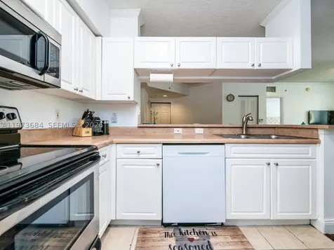 17145 N Bay Road Sunny Isles Beach FL 33160