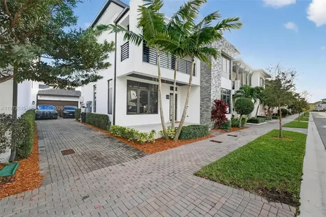 8126 NW 48th Terrace Doral FL 33166