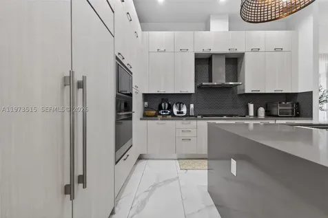 8126 NW 48th Terrace Doral FL 33166