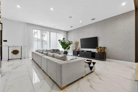 8126 NW 48th Terrace Doral FL 33166