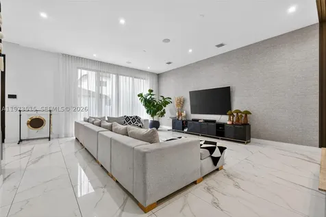 8126 NW 48th Terrace Doral FL 33166