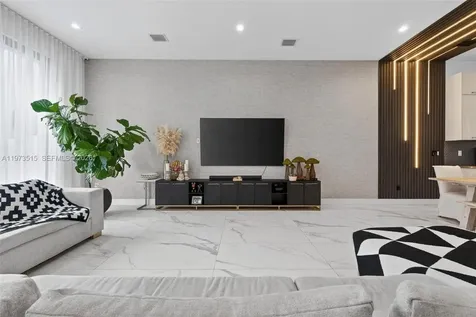 8126 NW 48th Terrace Doral FL 33166