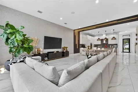 8126 NW 48th Terrace Doral FL 33166