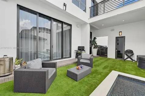 8126 NW 48th Terrace Doral FL 33166