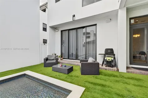 8126 NW 48th Terrace Doral FL 33166