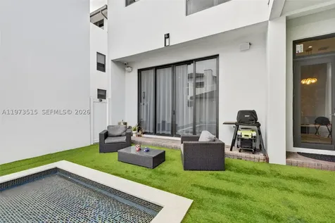 8126 NW 48th Terrace Doral FL 33166