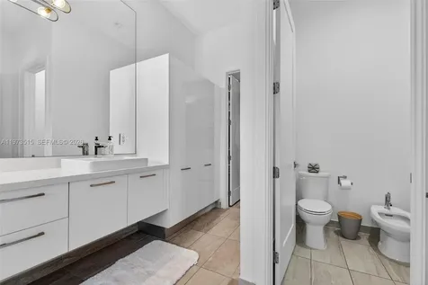 8126 NW 48th Terrace Doral FL 33166