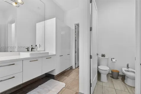 8126 NW 48th Terrace Doral FL 33166