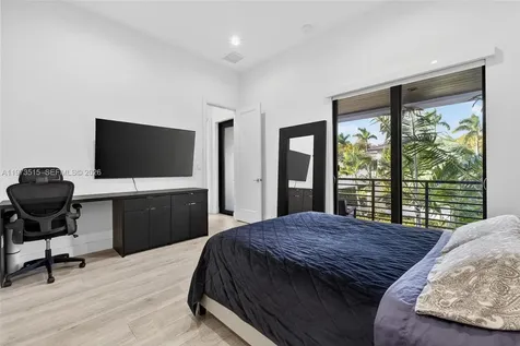 8126 NW 48th Terrace Doral FL 33166