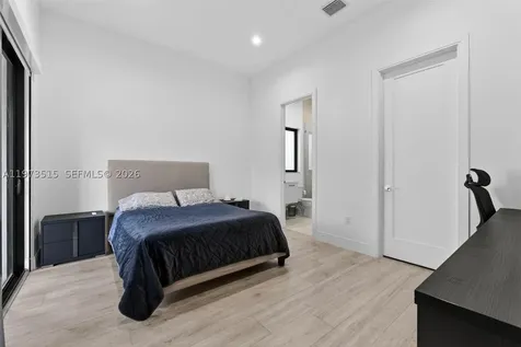 8126 NW 48th Terrace Doral FL 33166