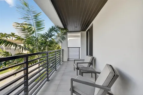 8126 NW 48th Terrace Doral FL 33166