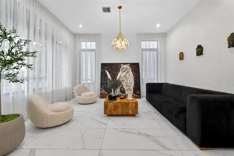 8126 NW 48th Terrace Doral FL 33166