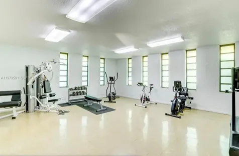 5021 W Oakland Park Boulevard Lauderdale Lakes FL 33313
