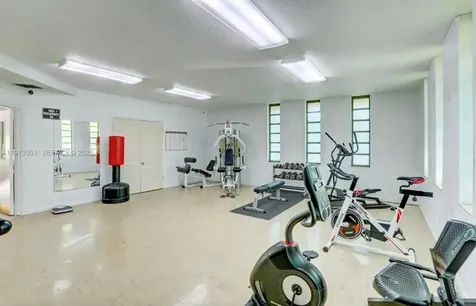 5021 W Oakland Park Boulevard Lauderdale Lakes FL 33313