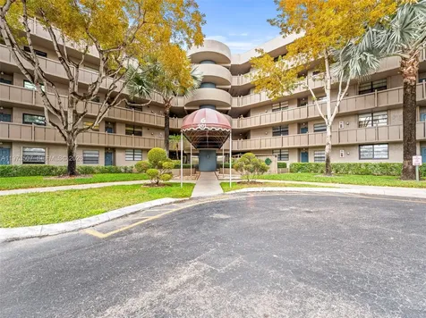 901 Colony Point Circle Pembroke Pines FL 33026