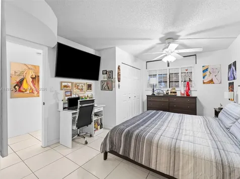 901 Colony Point Circle Pembroke Pines FL 33026