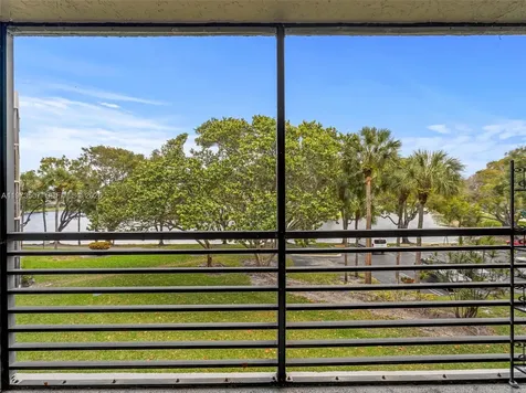 901 Colony Point Circle Pembroke Pines FL 33026